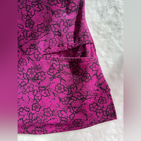 Careisma by Sofia Vergara Pink and Black Floral Scrub Top SMALL - Picture 5 of 7